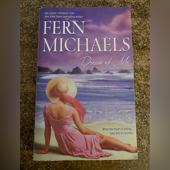(3 for $20)Fern Michaels, 2 softcover novels Good Used Condition - Picture 2 of 9